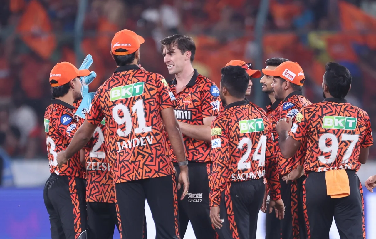 মাত্র ১৯ রান খরচায় তিন উইকেট নেন প্যাট কামিন্স , ফাইল ফটো