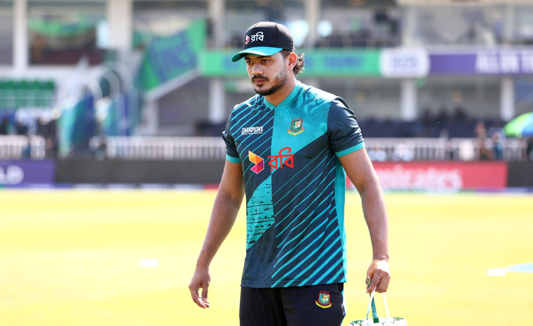 অনুশীলনে তাসকিন আহমেদ, ক্রিকফ্রেঞ্জি