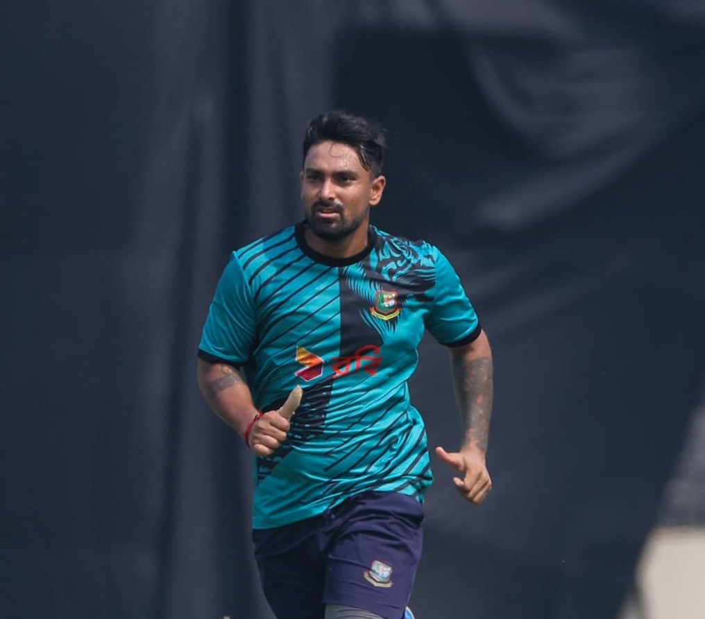 অনুশীলন ক্যাম্পে ঘাম ঝরাচ্ছেন লিটন দাস, ক্রিকফ্রেঞ্জি