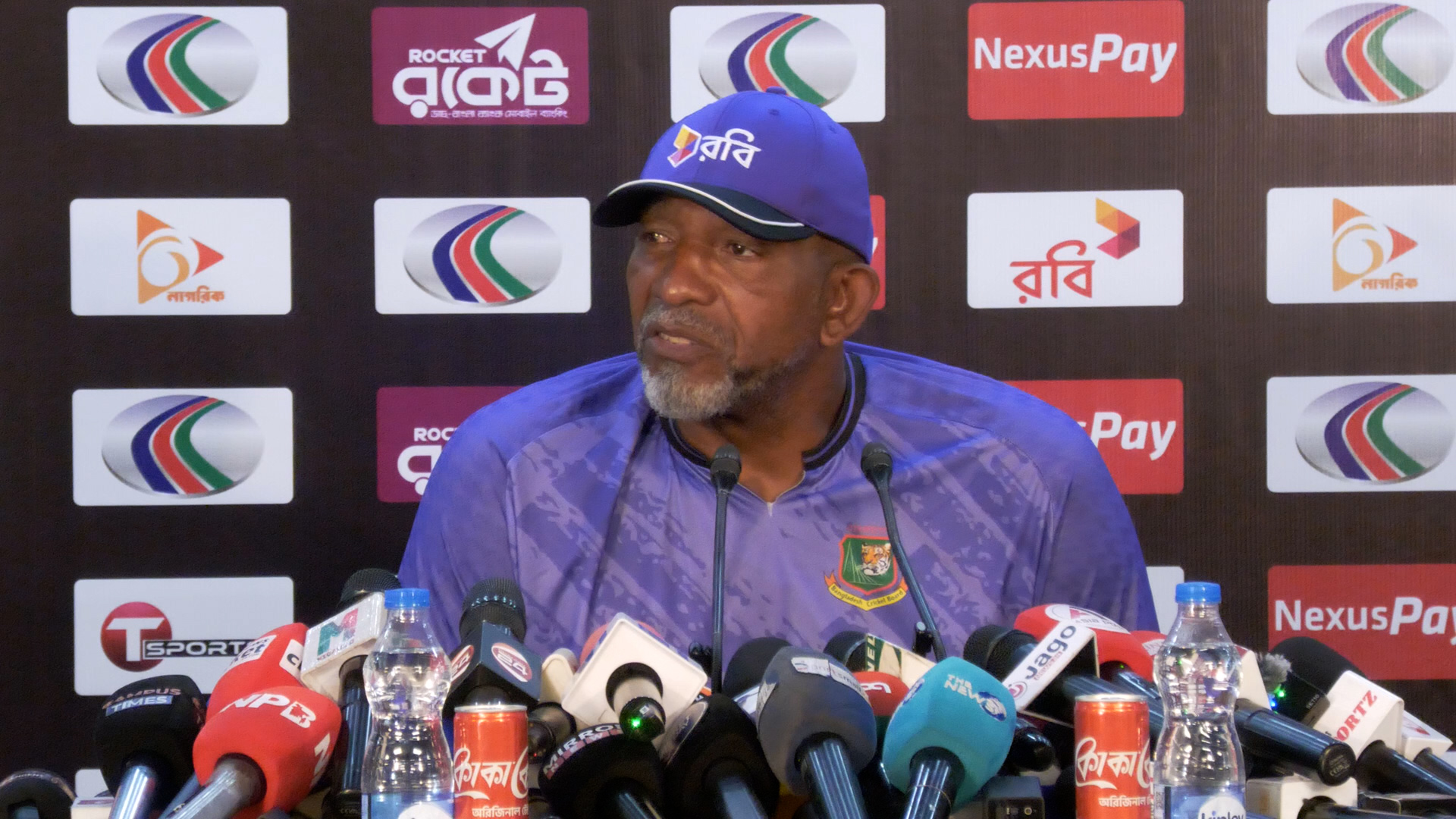 হোয়াইটওয়াশের স্মৃতি প্রেরণায় নিয়ে নতুন ইতিহাস গড়তে চান সিমন্স