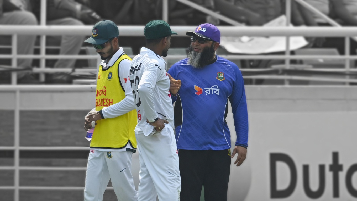 ‘পাকিস্তানের ভেতরের তথ্য বাংলাদেশকে বলে দিচ্ছেন মুশতাক’