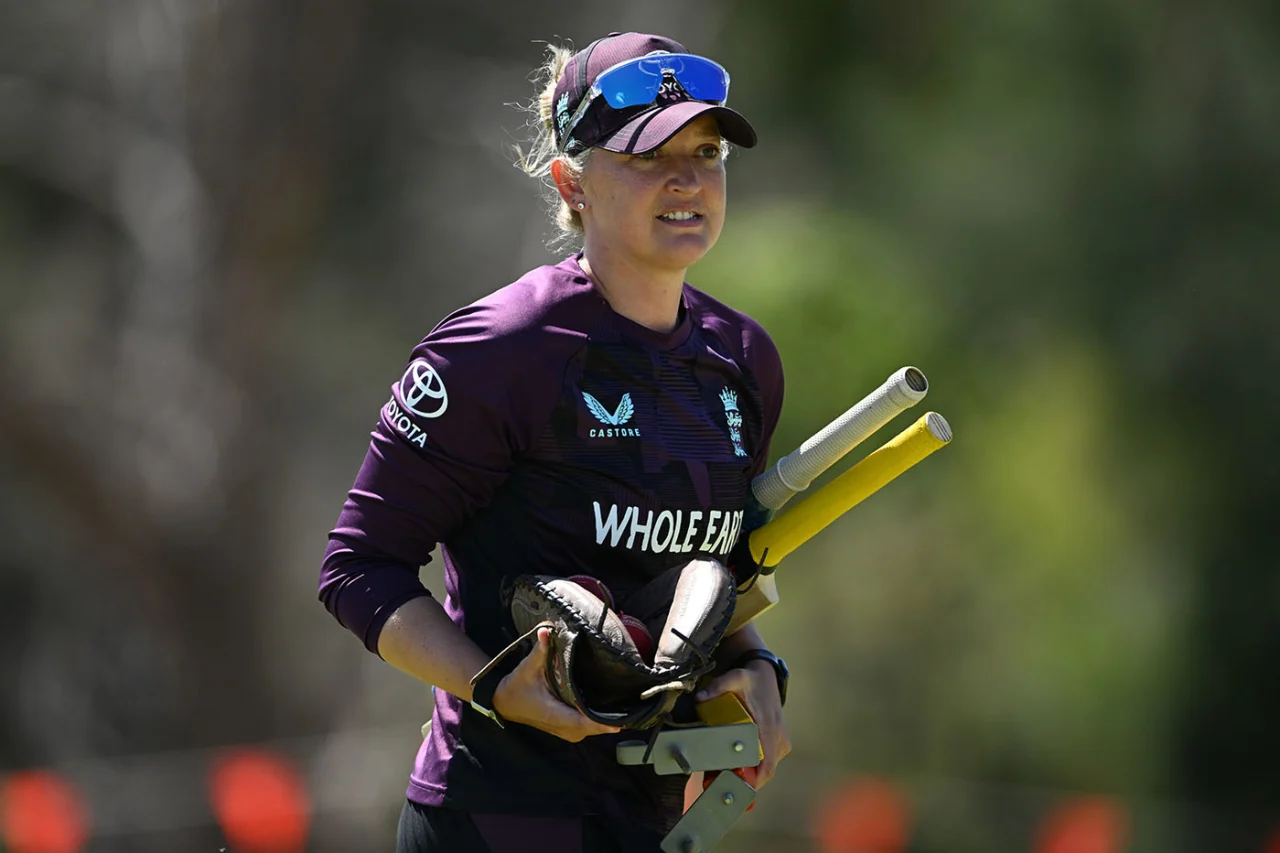 Sarah Taylor named England men's fielding coach