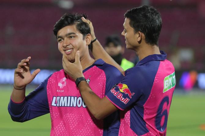 'সূর্যবংশীর ছায়ায় না থেকে দল ছাড়া উচিত জয়সাওয়ালের'