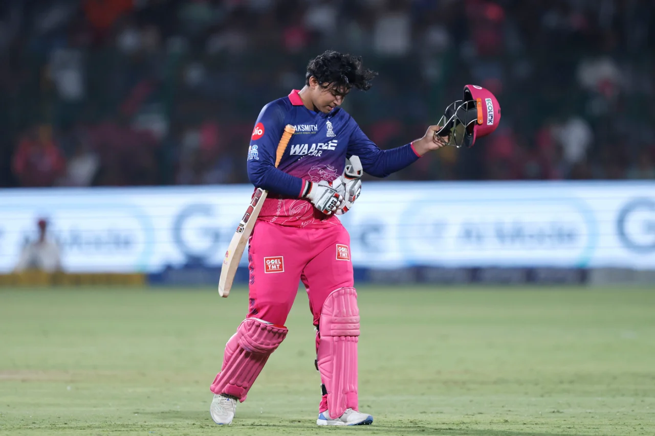 যে কারণে বৈভবকে ফিল্ডিংয়ে নামায় না রাজস্থান