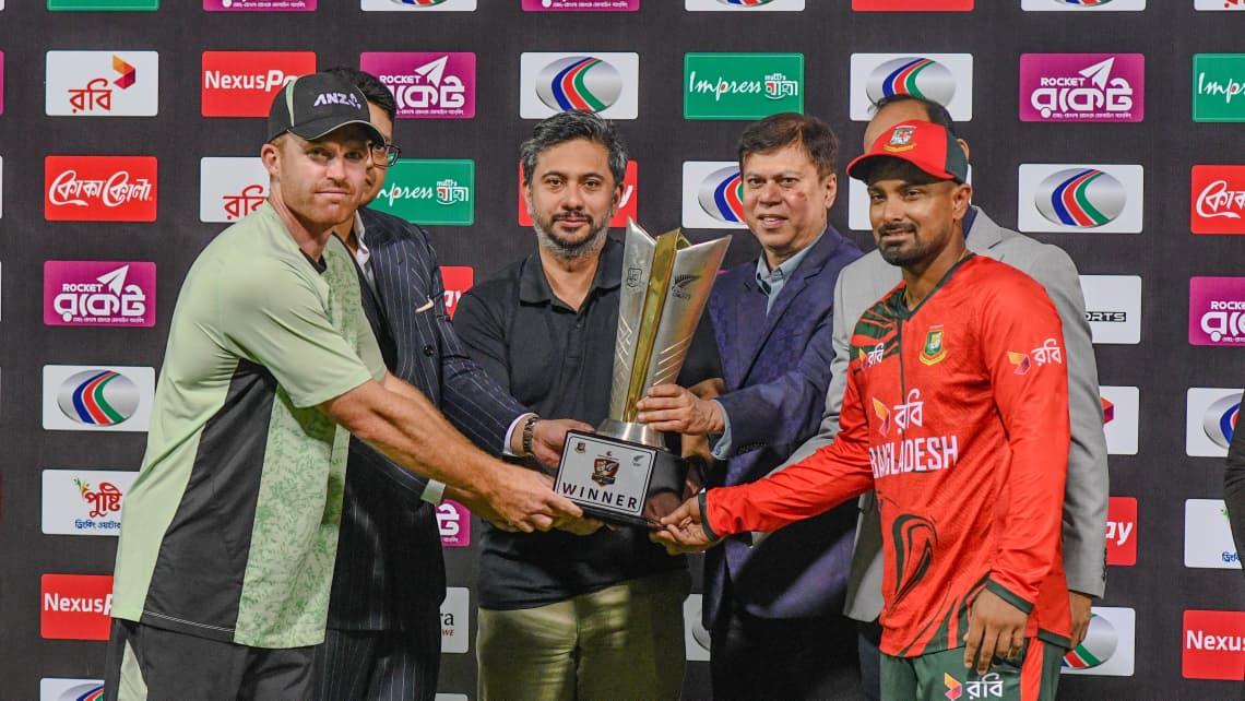 বৃষ্টি নিয়ে লিটনের হতাশা, পক্ষে যাওয়ায় খুশি কেলি