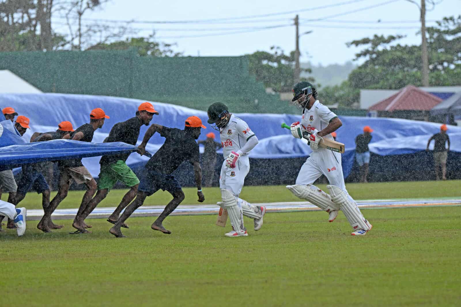 Mushfiqur Rahim was heartbreakingly run out on 49 shortly before rain, Cricfrenzy