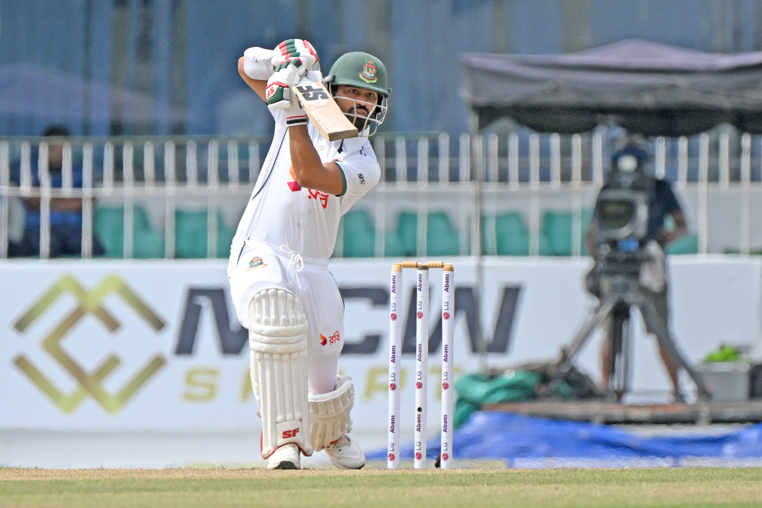Shadman Islam plays a shot, Cricfrenzy