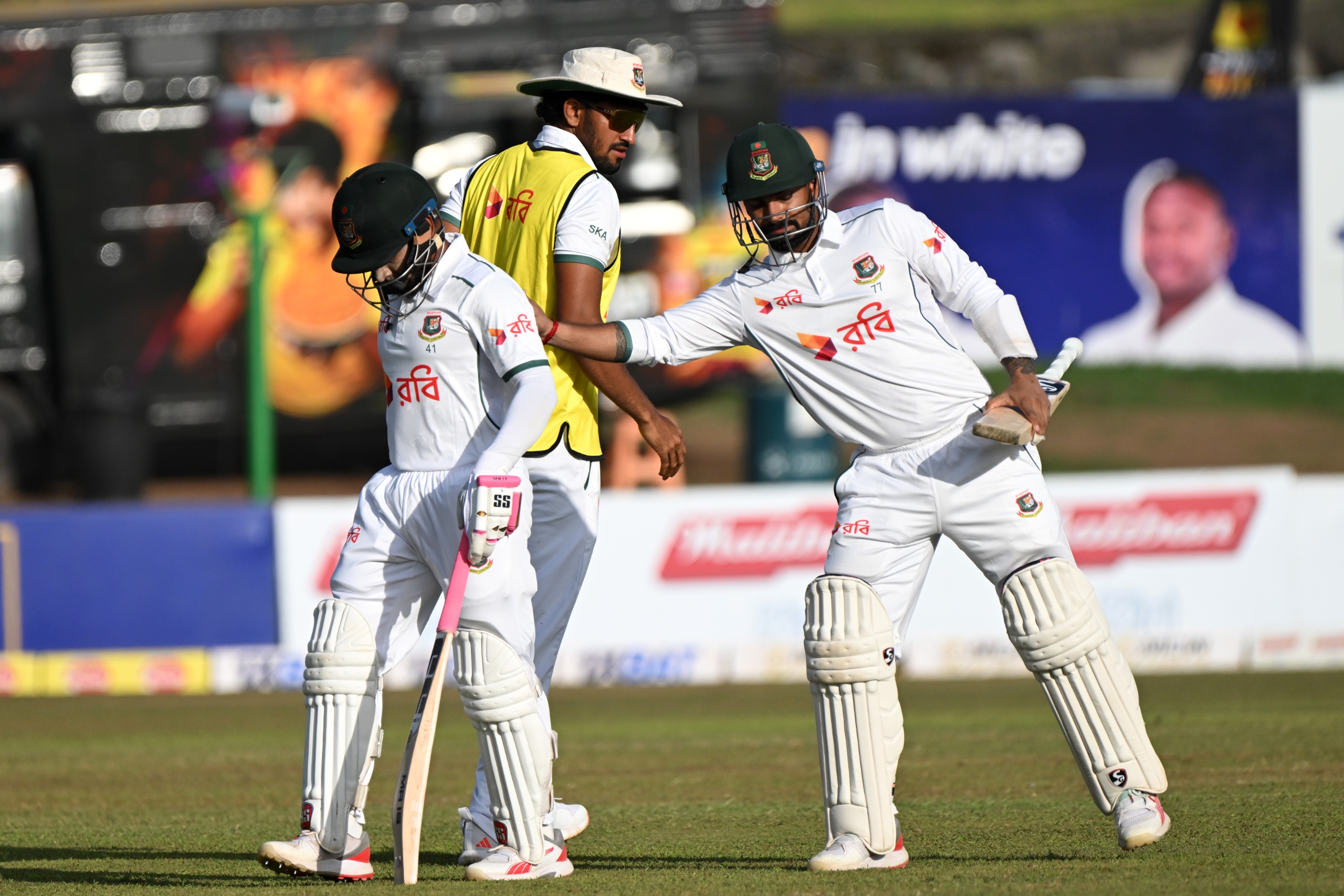 ডাবল সেঞ্চুরি পাওয়া হয়নি মুশফিকুর রহিমের, সেঞ্চুরি পাননি লিটন দাসও, ক্রিকফ্রেঞ্জি