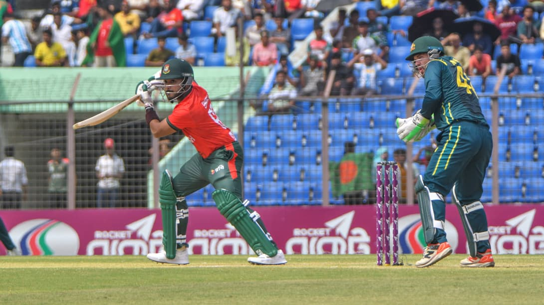 পাওয়ার প্লে'তে ৩ উইকেট নেই বাংলাদেশের