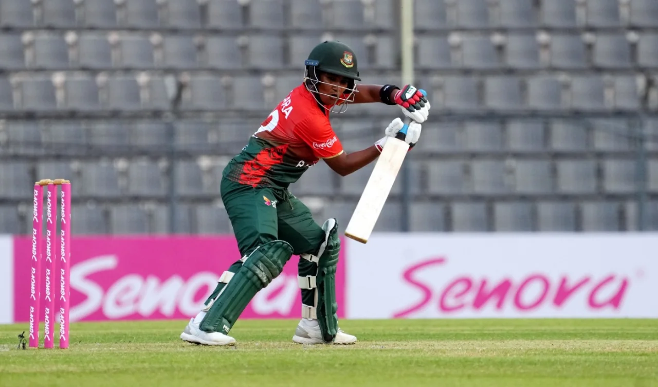 ২২ বলে হাফ সেঞ্চুরি করে দিলারার রেকর্ড, বাংলাদেশের পুঁজি ৯৮