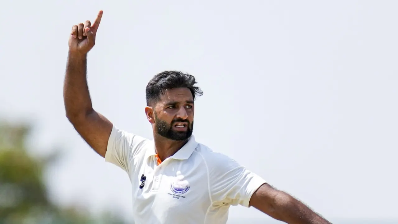 আফগানিস্তান সিরিজে নেট বোলার আকিব-প্রিন্স