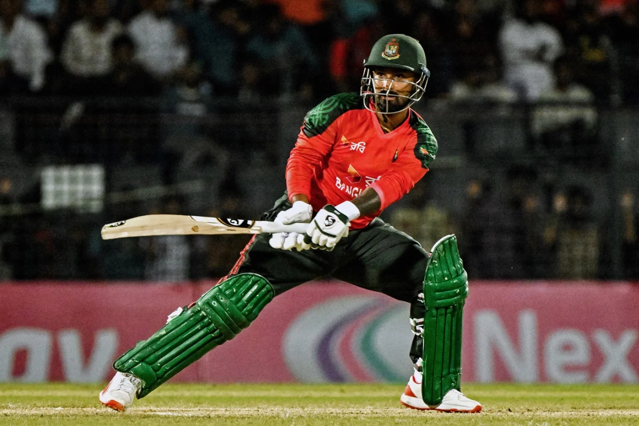 প্রথম ওয়ানডে থেকে ছিটকে গেলেন লিটন