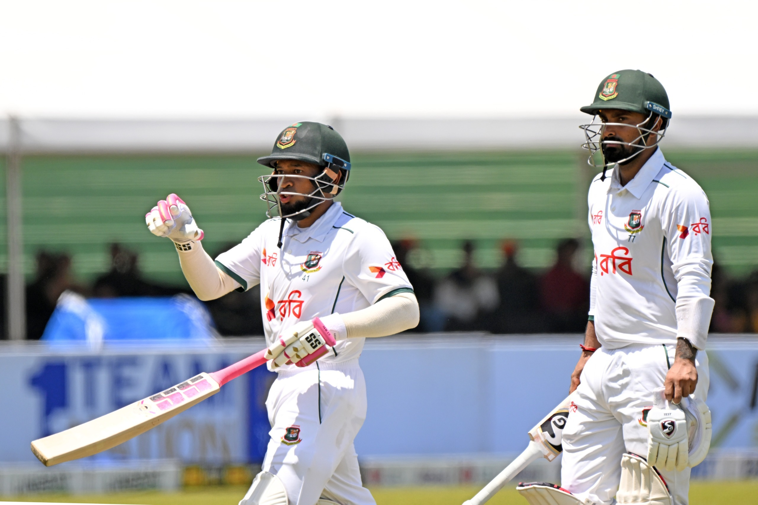 ১৪০ রানে অল আউট বাংলাদেশ