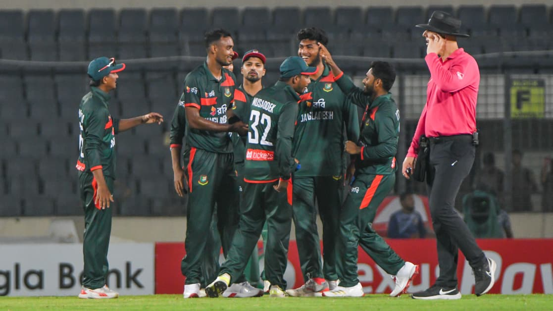শরিফুলের ৬ উইকেট, কনোলি বীরত্বে হোয়াইটওয়াশ এড়াল অস্ট্রেলিয়া