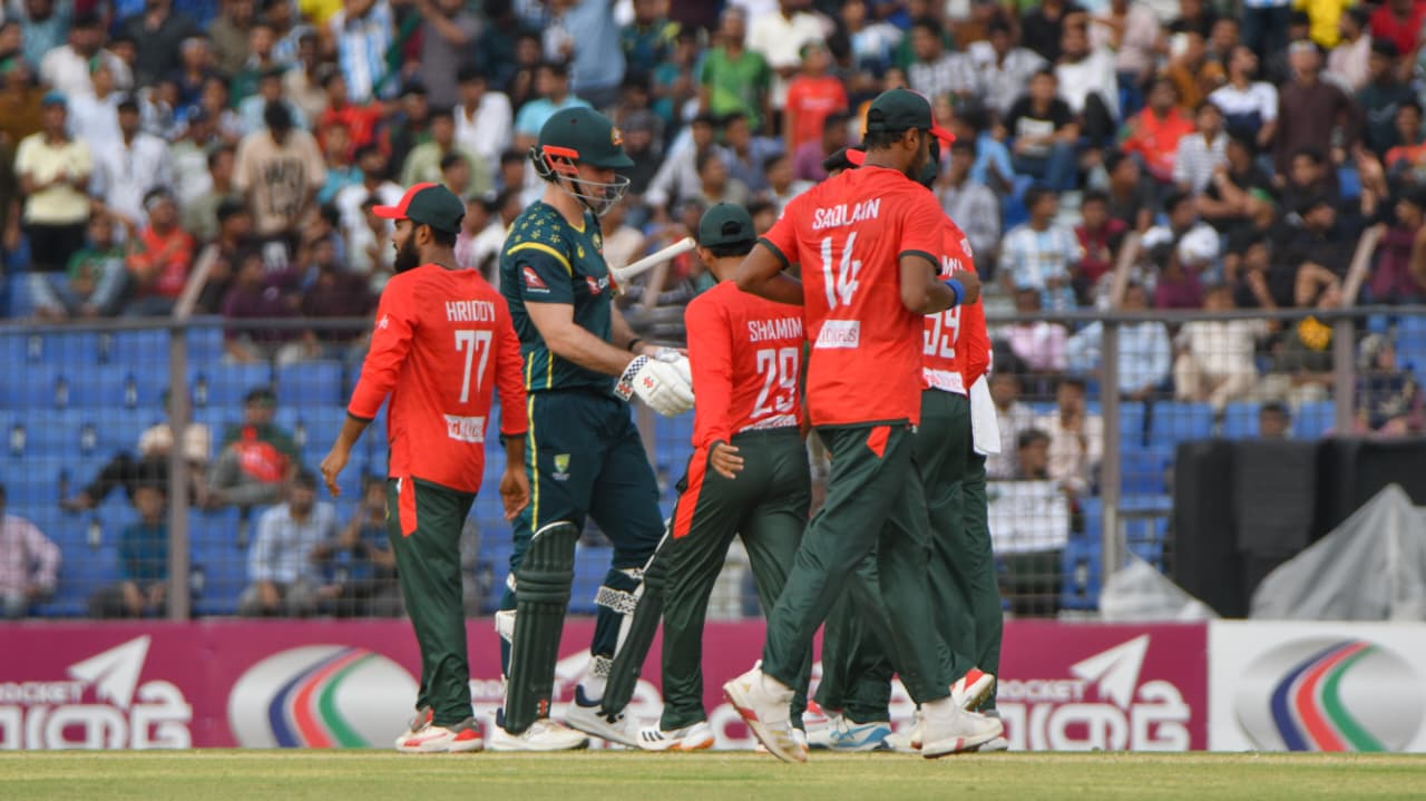 ব্যাটিং ব্যর্থতার পরও লড়াই করে হারল বাংলাদেশ
