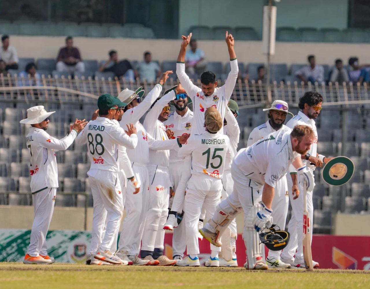 আইসিসির মাসসেরার লড়াইয়ে মুশফিক-তাইজুল