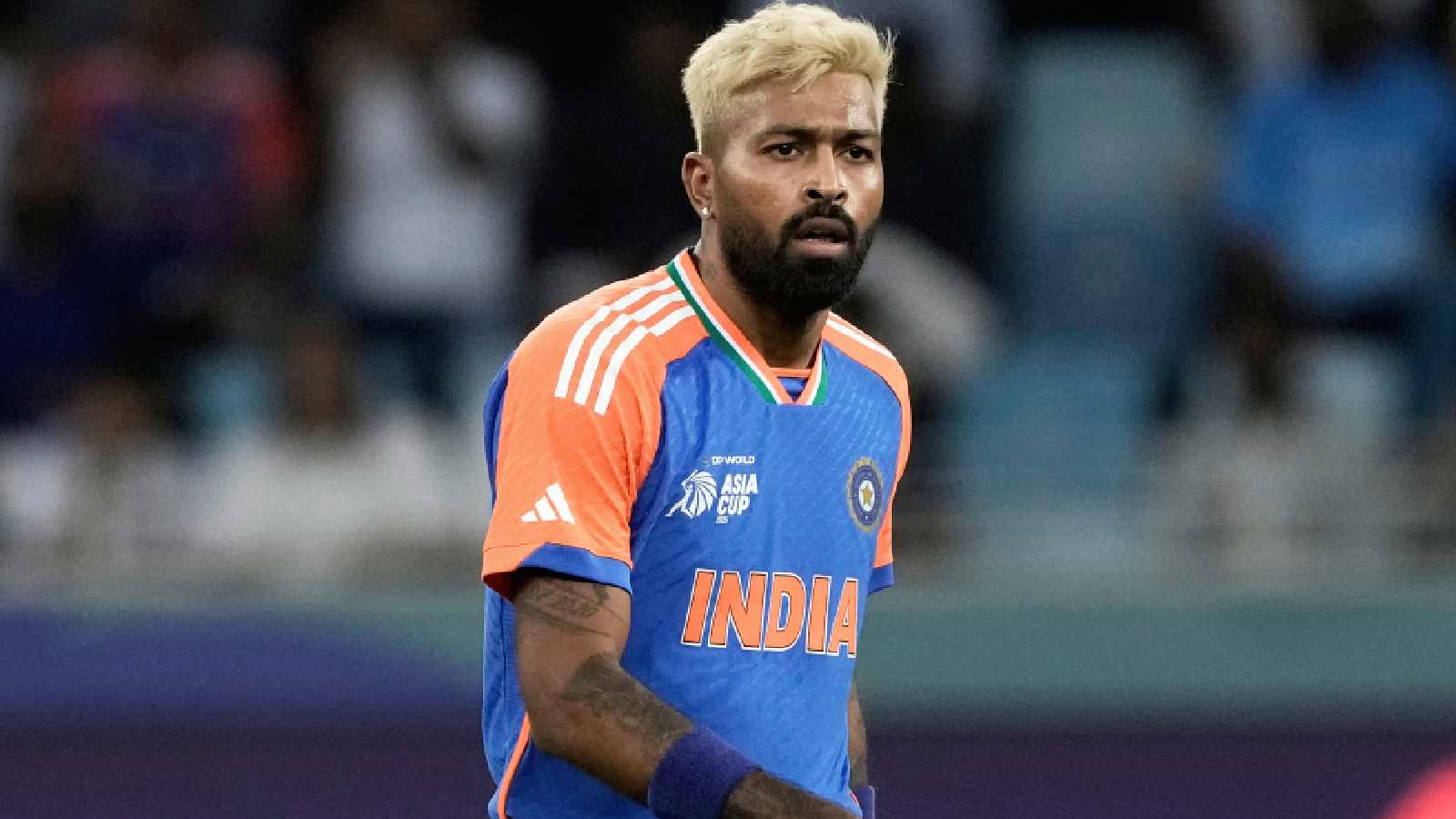 ইংল্যান্ড সিরিজ থেকে ছিটকে গেলেন হার্দিক