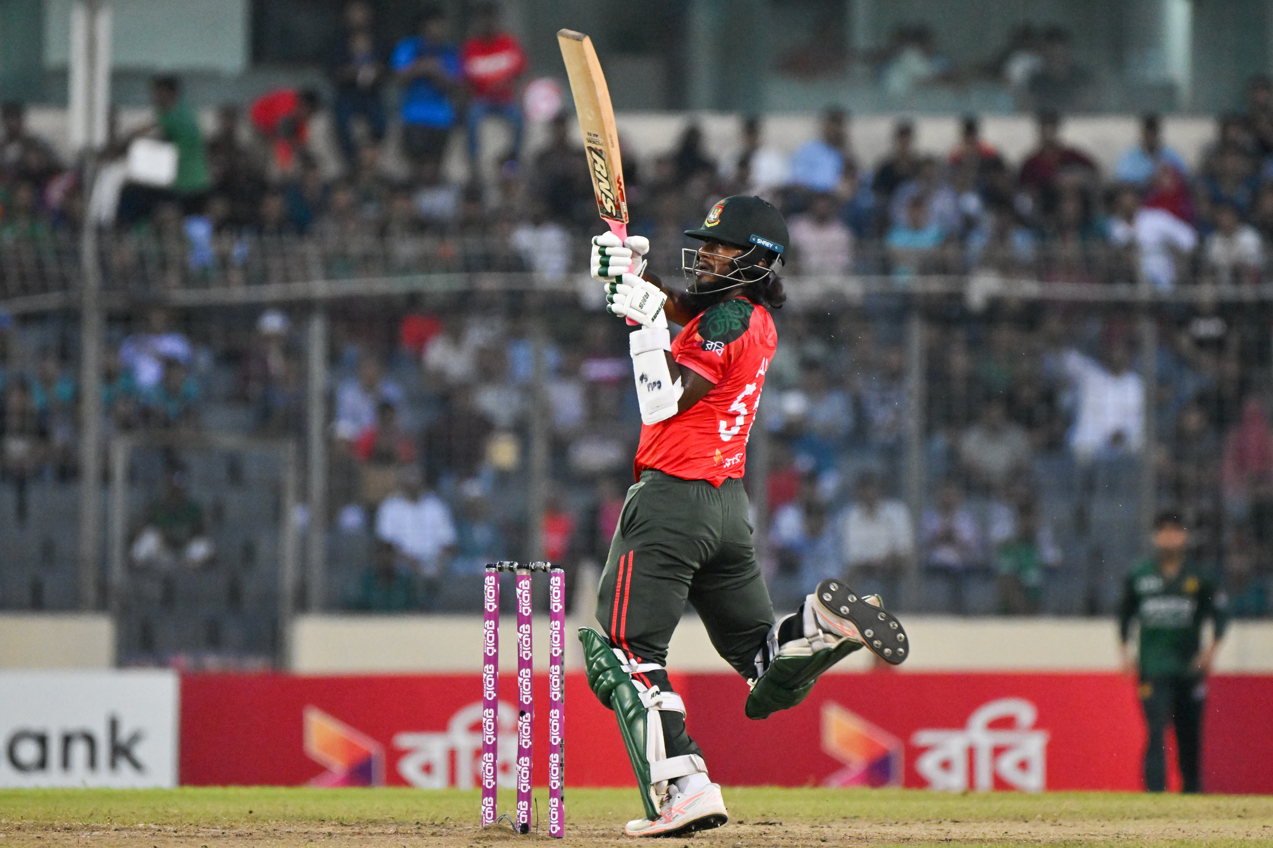 Jaker Ali plays a shot, Cricfrenzy