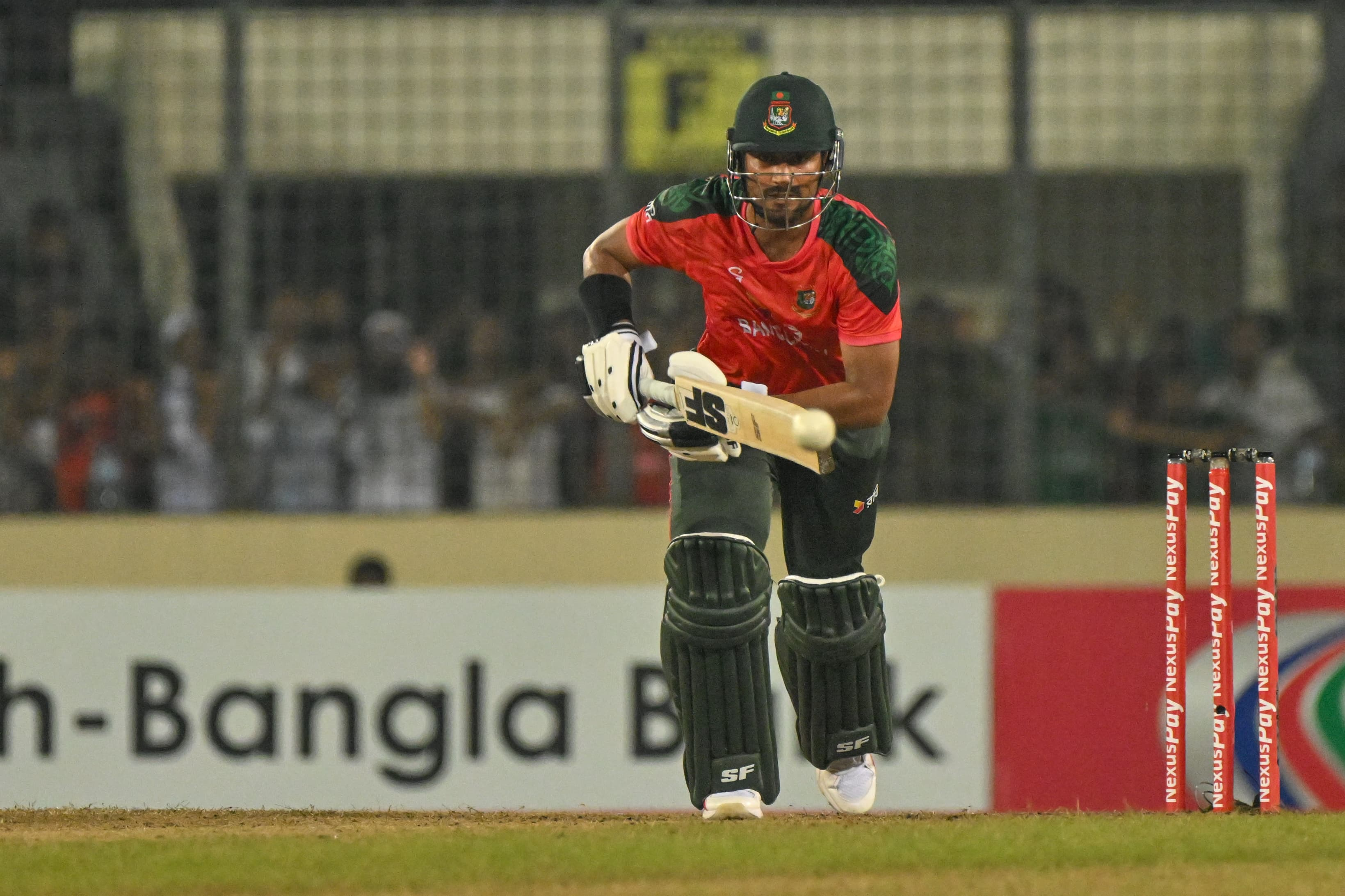 বাংলাদেশ এইচপি দলের সঙ্গে ১৮ রানে ৪ উইকেট নিয়েছেন মুশফিক হাসান, ক্রিকফ্রেঞ্জি