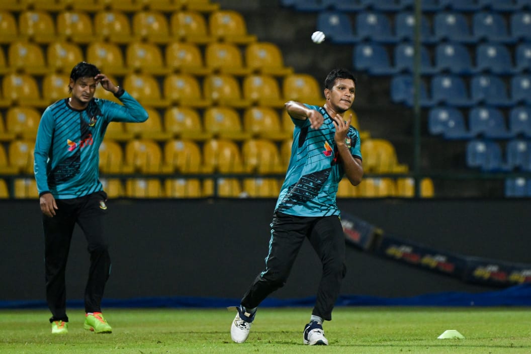 অনুশীলনে সাইফউদ্দিন, ক্রিকফ্রেঞ্জি