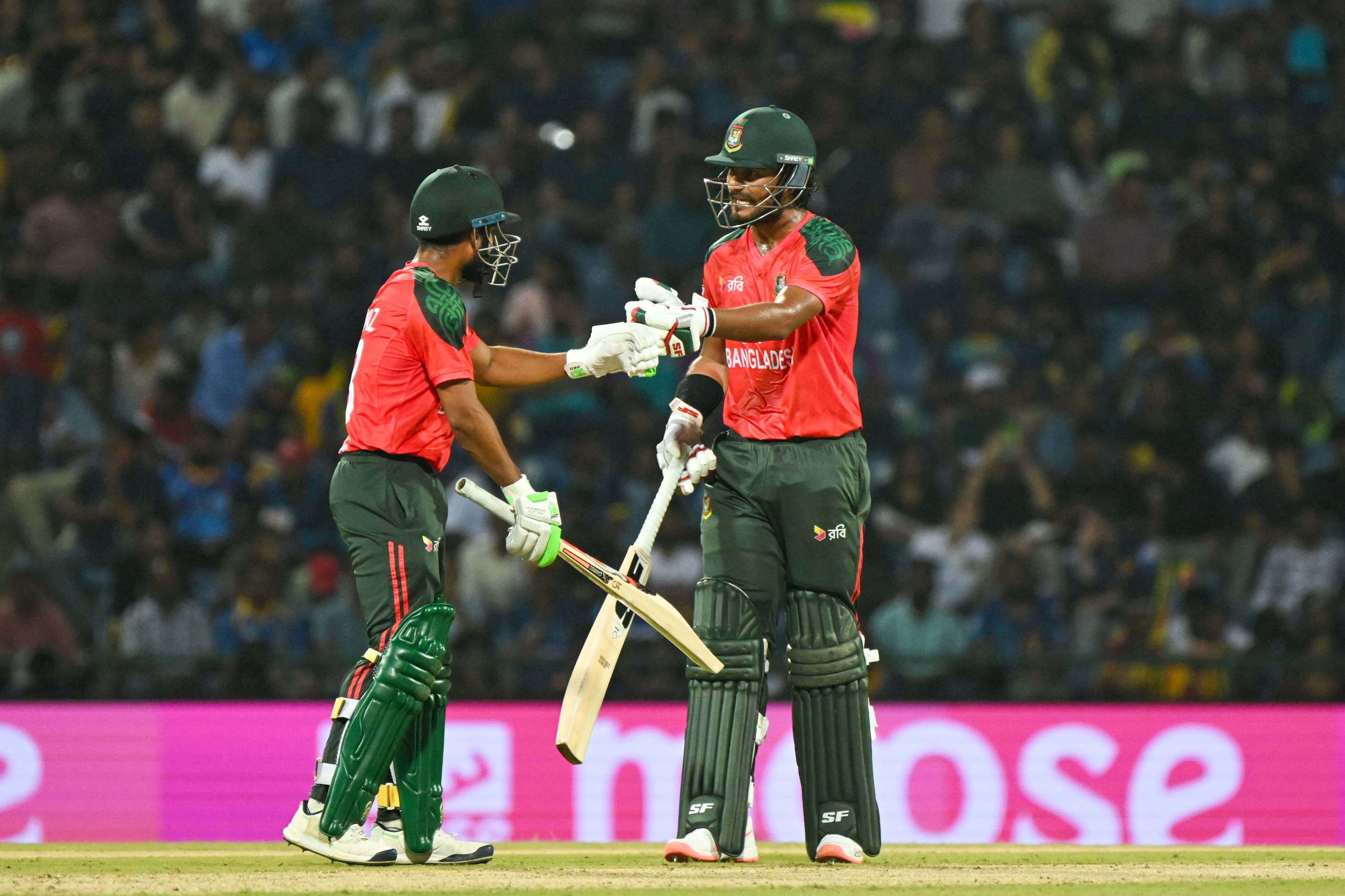 Mehidy Hasan Miraz and Mohammad Naim in the middle, Cricfrenzy