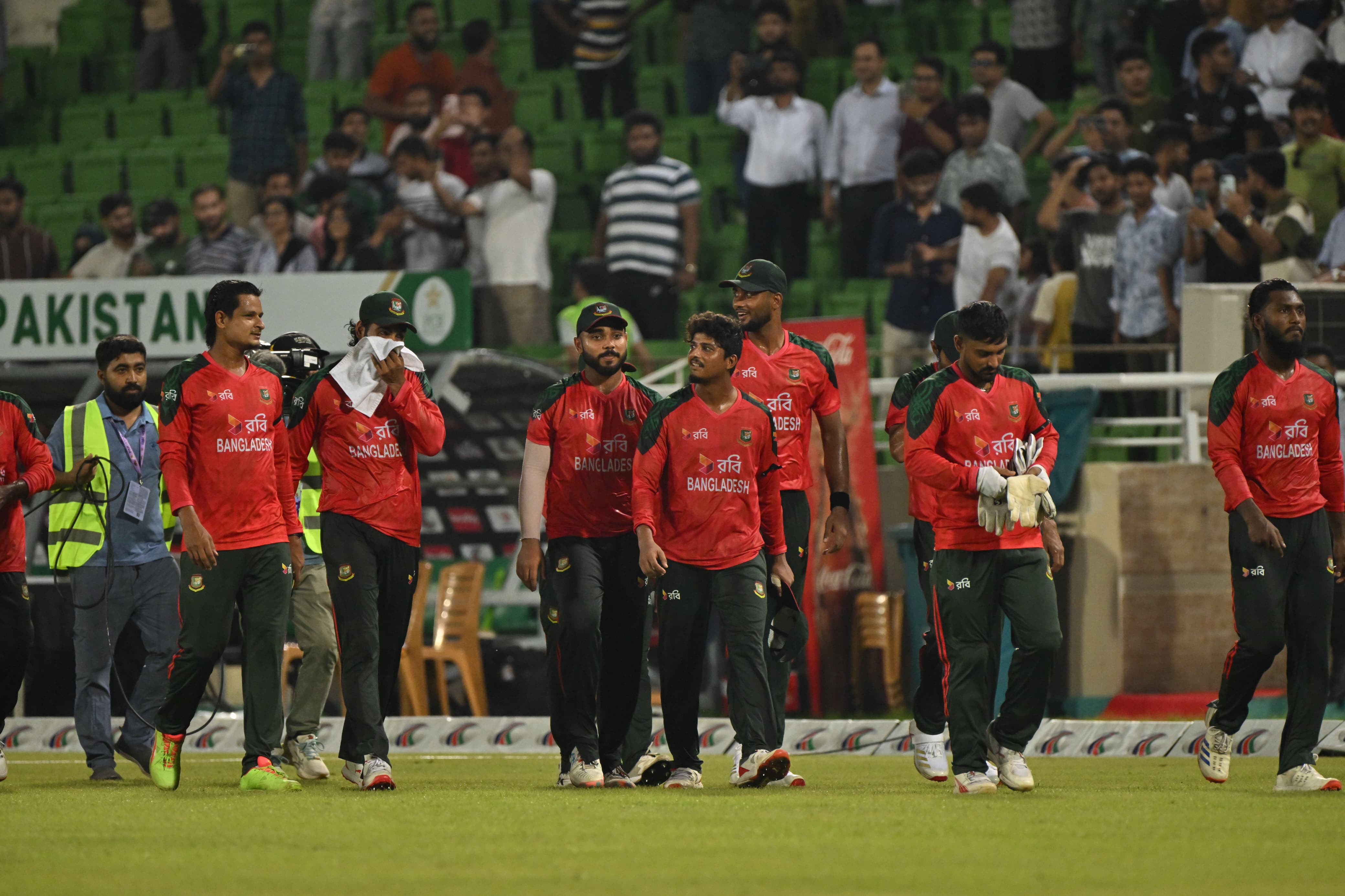 Bangladesh team after win, Cricfrenzy