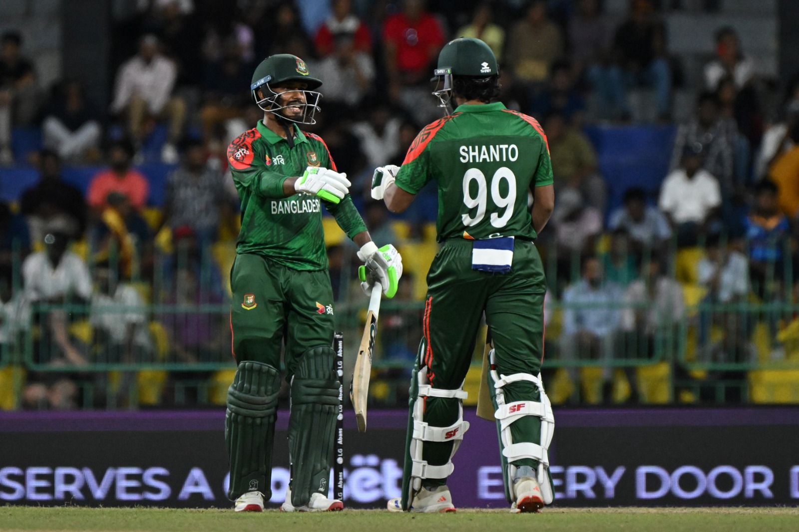 ম্যাচে ৭১ রানের জুটি গড়েন নাজমুল হোসেন শান্ত (ডানে) ও তানজিদ হাসান তামিম (বামে), ফাইল ফটো