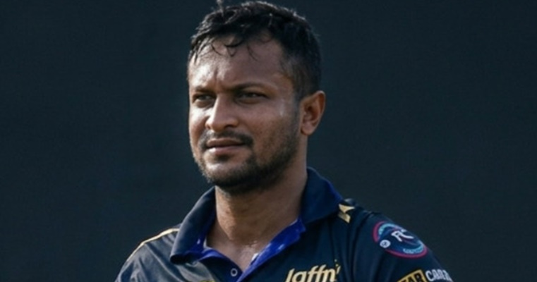 দ্বিতীয় ওভারে ৫ রান খরচ করলেন সাকিব