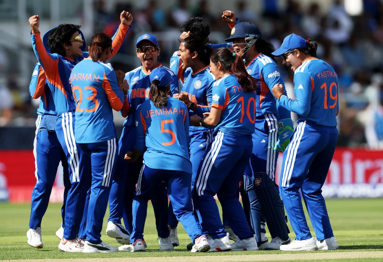 ভারতকে সুবিধা দেয়ার অভিযোগ তুলে অনলাইন আক্রমণের মুখে ক্রস-হার্টলি