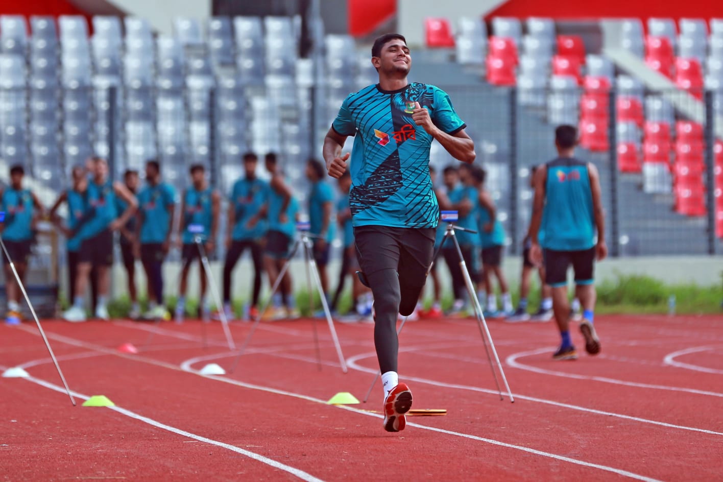 অ্যাথলেটিক্স ট্র্যাকে সবার সেরা নাহিদ রানা, ক্রিকফ্রেঞ্জি