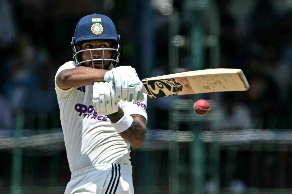 India in driver's seat in second Sri Lanka Test