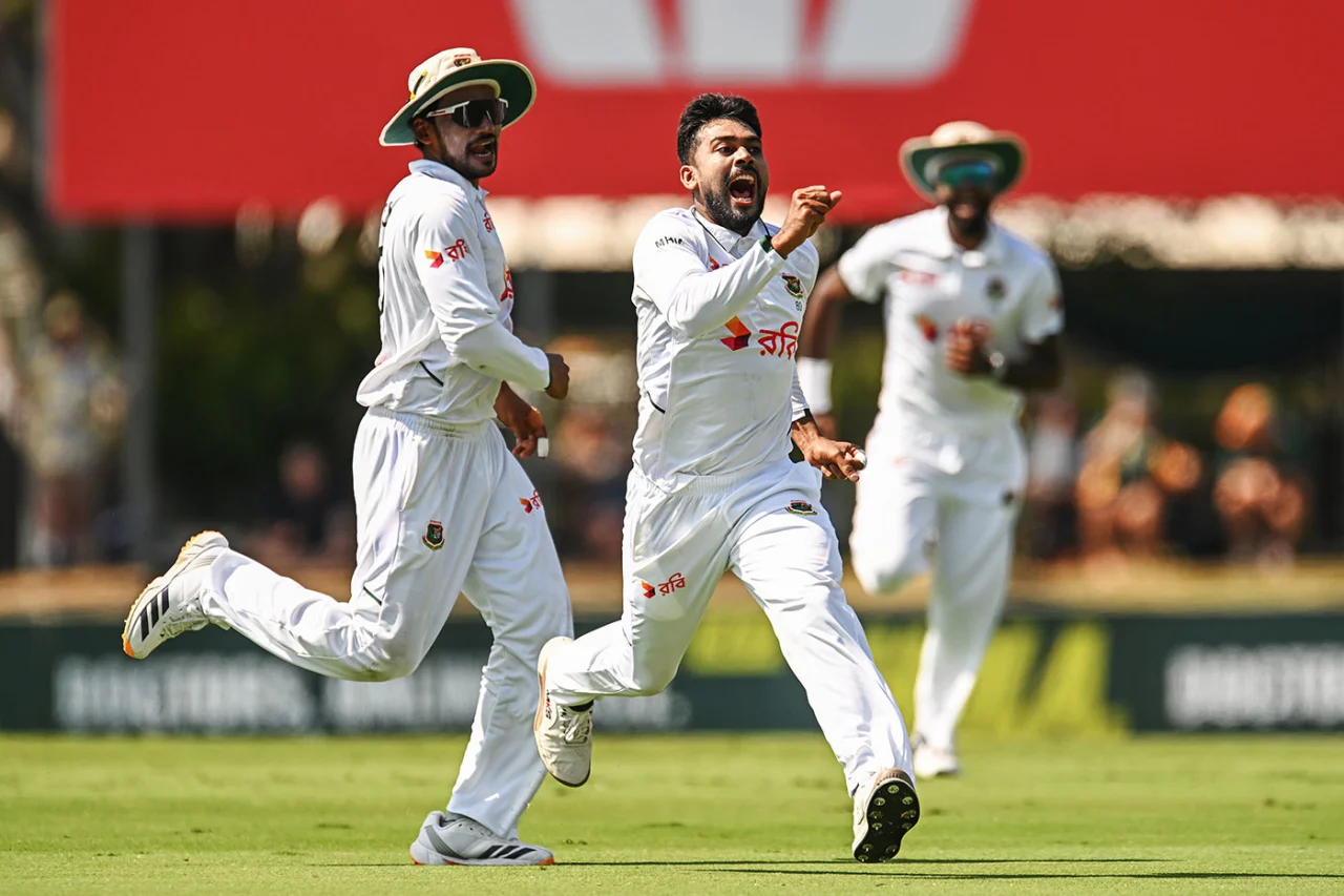 Mehidy takes three as Bangladesh close on historic win in Australia