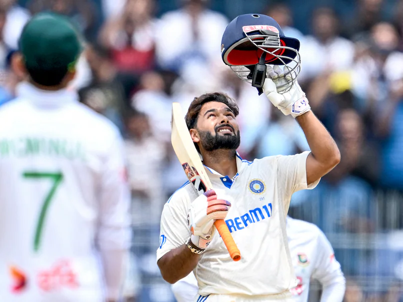 ভারতের টেস্ট জার্সিতে ঋষভ পান্ত