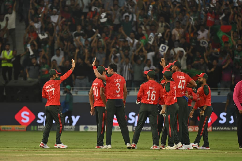 Taskin Ahmed strikes as SL post 53 for 1 after powerplay