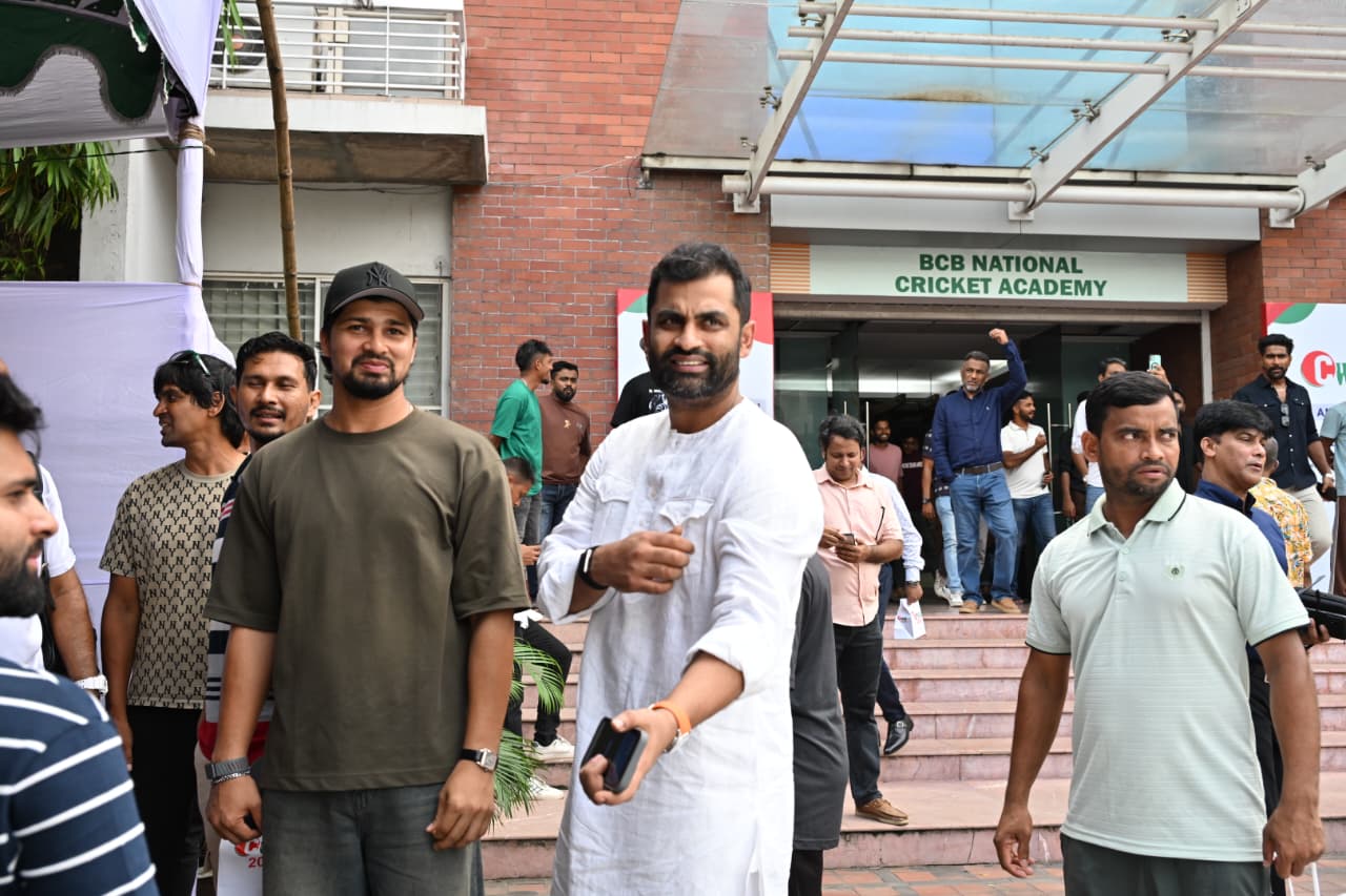 Tamim Iqbal collects nomination form for BCB election