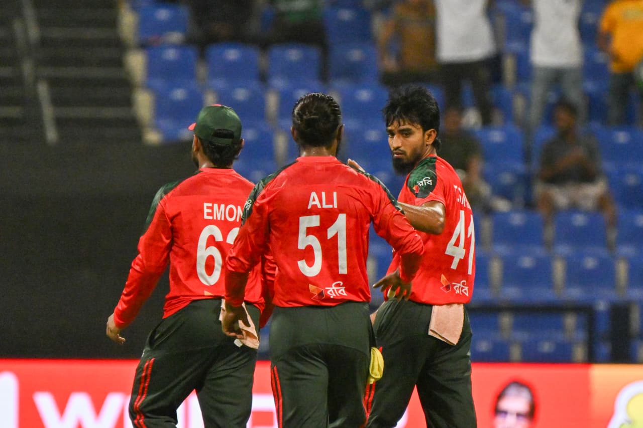 বাংলাদেশ দলের উদযাপন, ক্রিকফ্রেঞ্জি