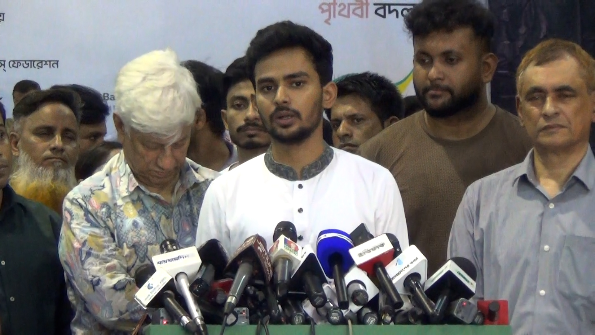 মিঠুন-সৌম্যদের ফেসবুক পোস্ট, চুক্তির শর্ত ভঙ্গের অভিযোগ আসিফ মাহমুদের