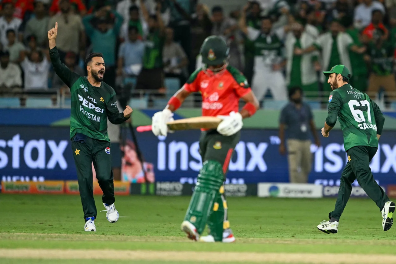 Simmons admits ‘dropped catches’ and ‘poor shot’ selection ruined Bangladesh’s party