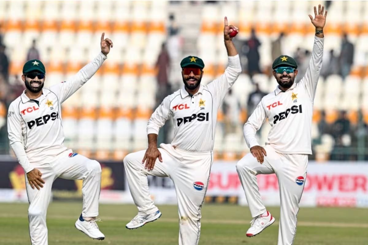 পাকিস্তানের টেস্ট দলে বাবর-রিজওয়ান, নেই নাসিম