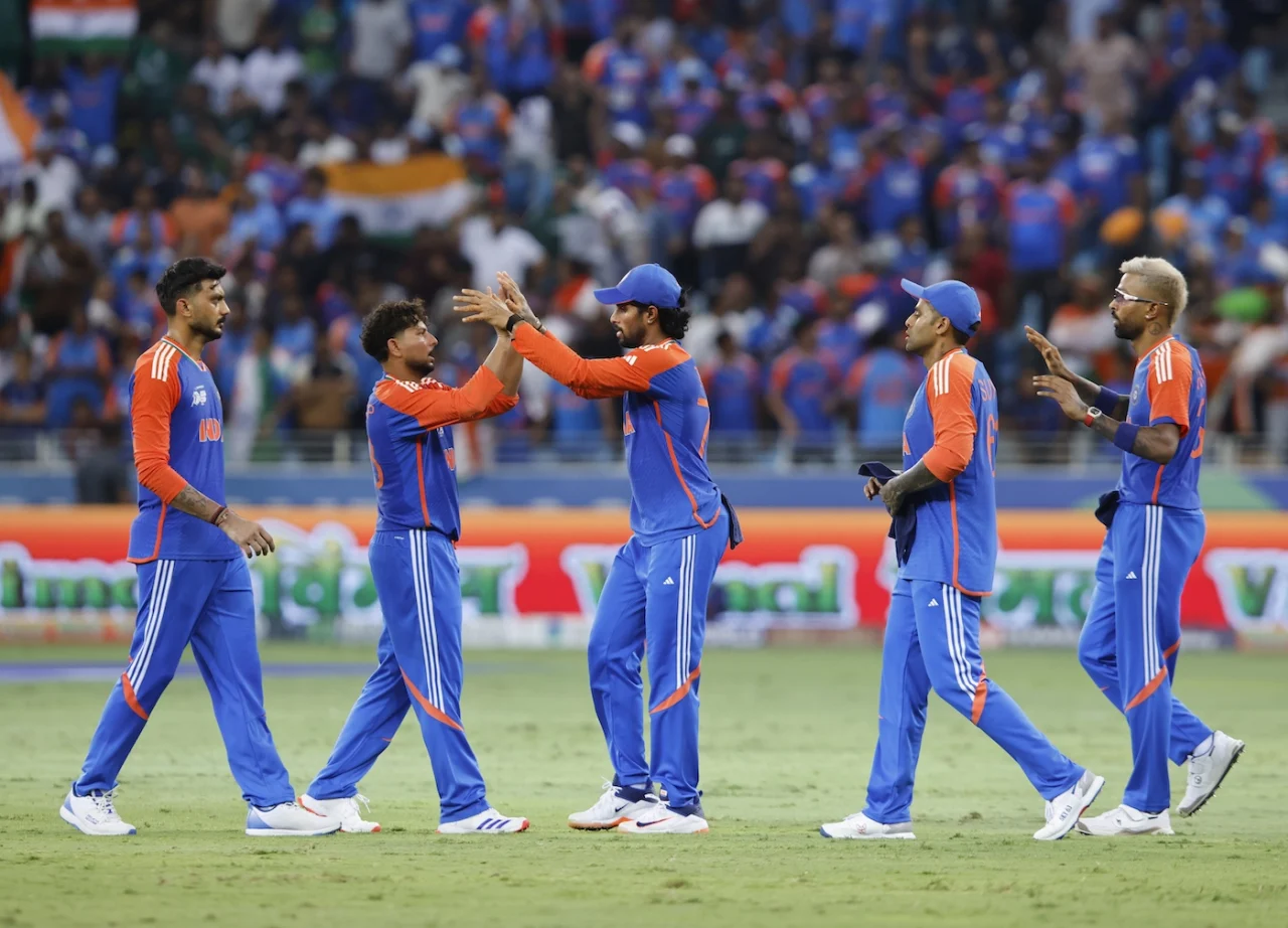 পাকিস্তানকে হেসেখেলে হারাল ভারত