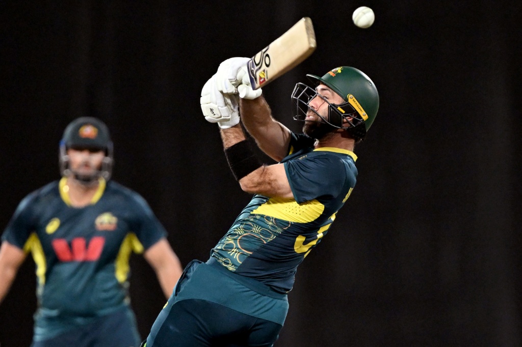 Australia lose Maxwell for New Zealand T20s after freak net blow