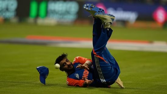 পাকিস্তানের বিপক্ষে অক্ষরকে নিয়ে শঙ্কা