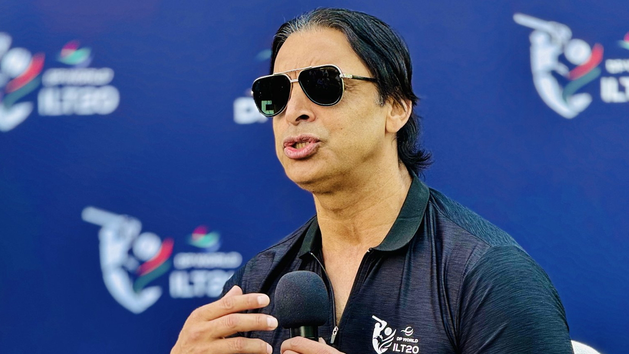কথা বলছেন শোয়েব আখতার