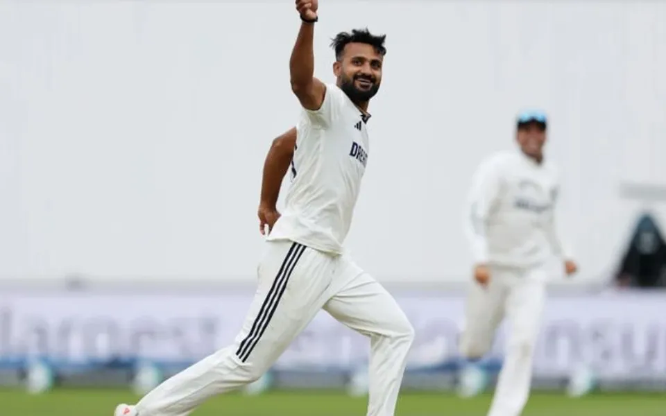 নম্বর চিনতে না পারায় দ্রাবিড়ের বার্তা এড়িয়ে গিয়েছিলেন আকাশ