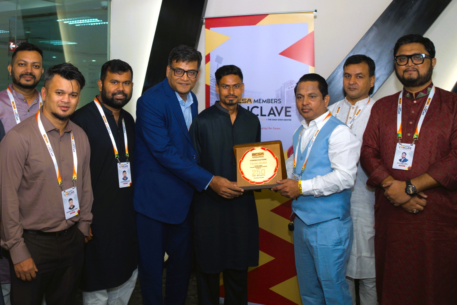 সর্বোচ্চ টেস্ট উইকেট শিকারি তাইজুলকে বিসিএসএ’র বিশেষ সম্মাননা