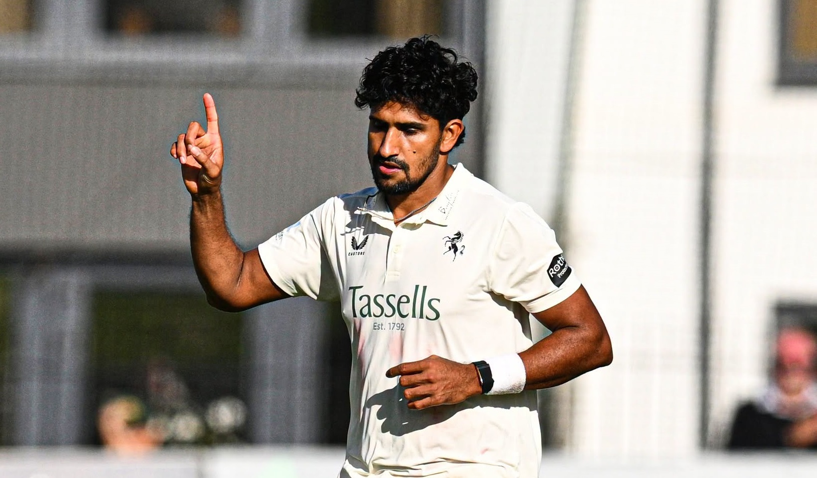 খালেদের ৮ উইকেটের ম্যাচে কেন্টের বড় জয়