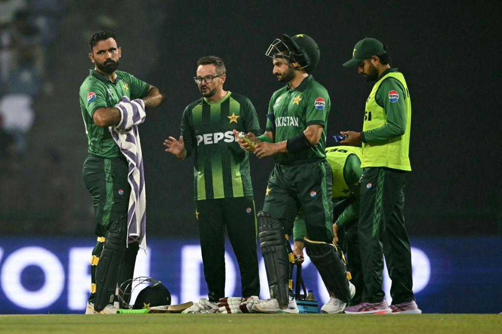 Hesson says Pakistan players used to 'chaos' after shake-up