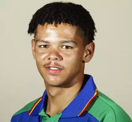 Burton van Rooi headshot