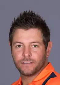 Michael Swart headshot